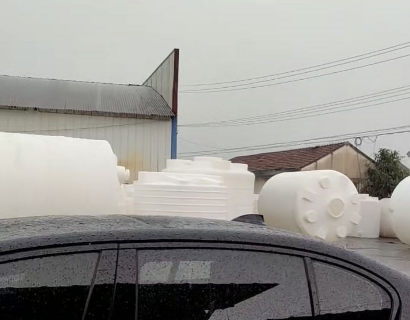 平底多規(guī)格塑料水箱容器選哪家